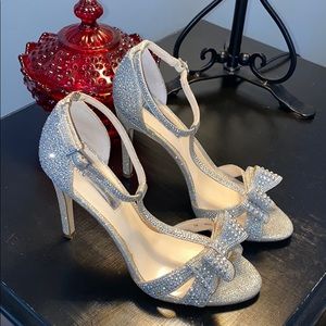 Silver Sparkling INC stiletto size 7